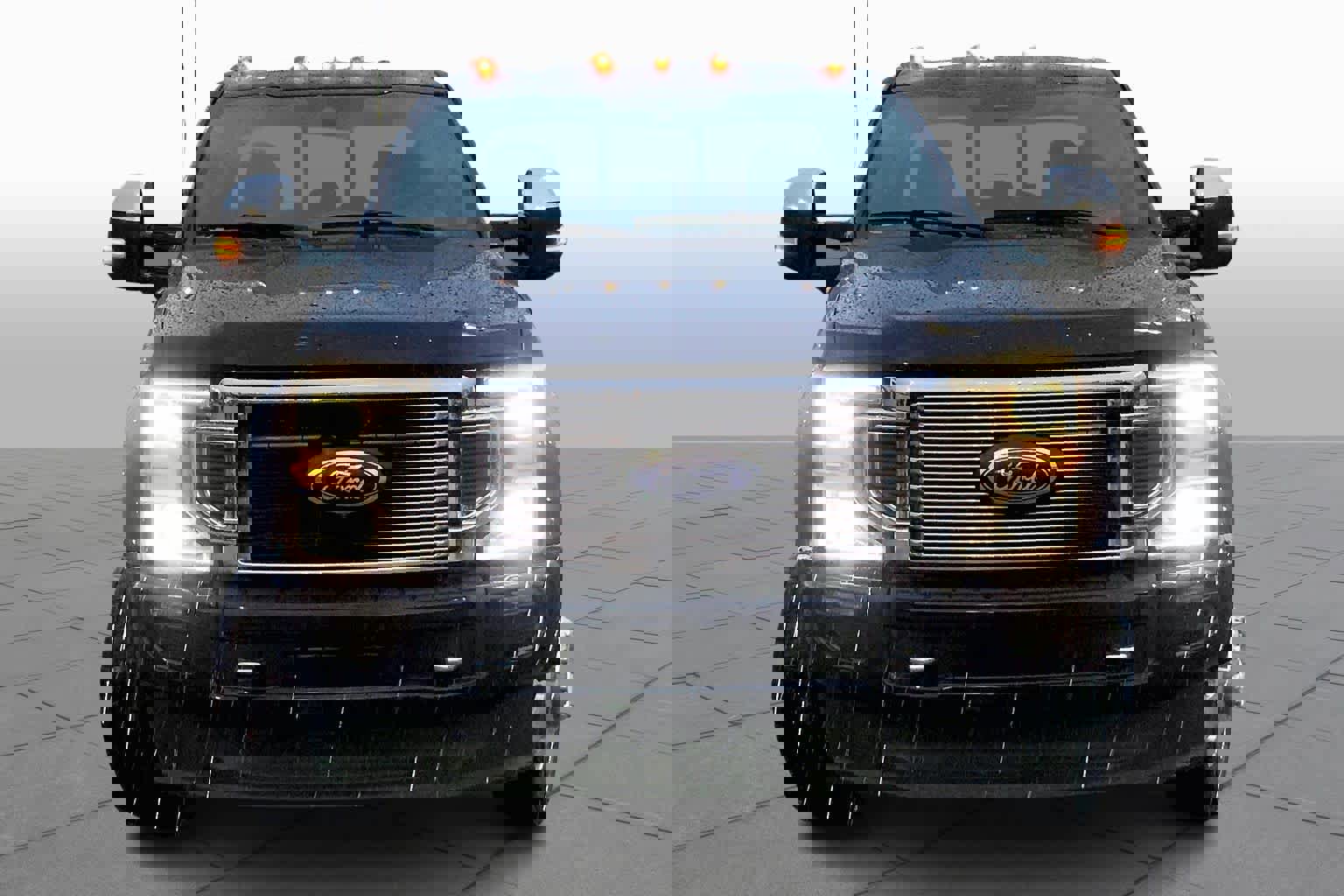 Certified 2022 Ford F450 Platinum w/ FX4 Off-Road Package image 6