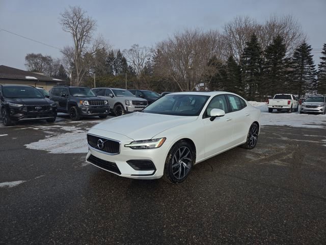 Used 2019 Volvo S60 T5 Momentum w/ Premium Package image 13