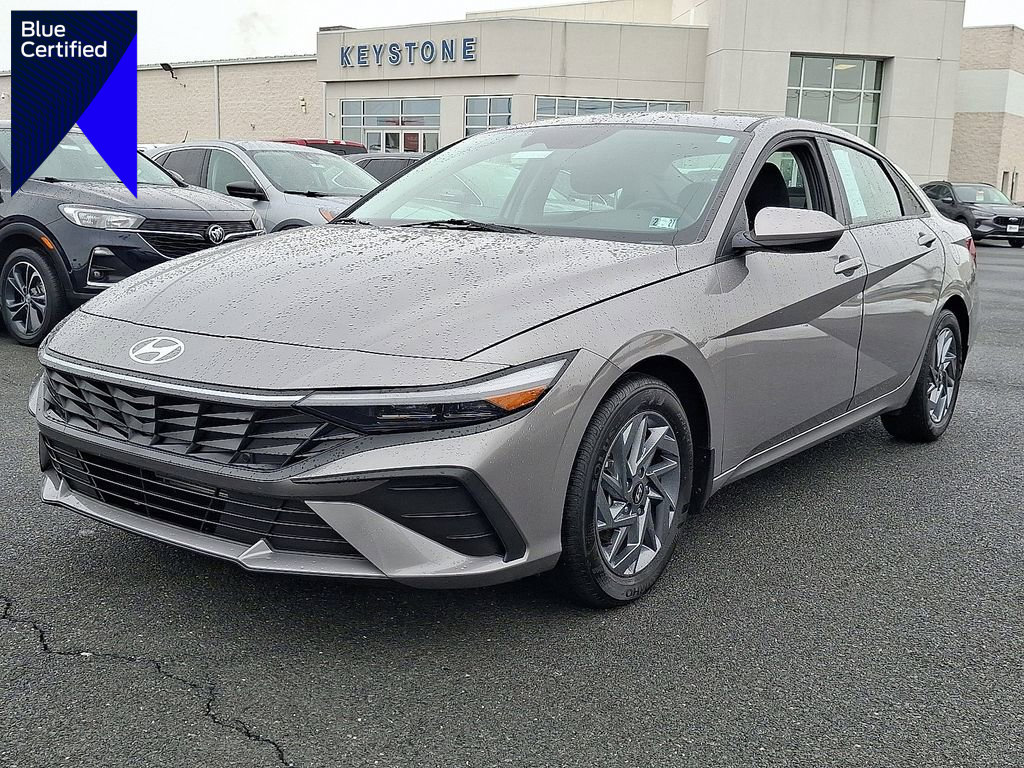 Used 2024 Hyundai Elantra SEL image 1