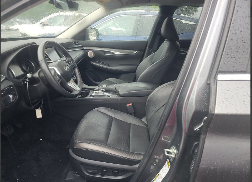 Used 2023 INFINITI QX50 Luxe w/ Cargo Package FWD image 5
