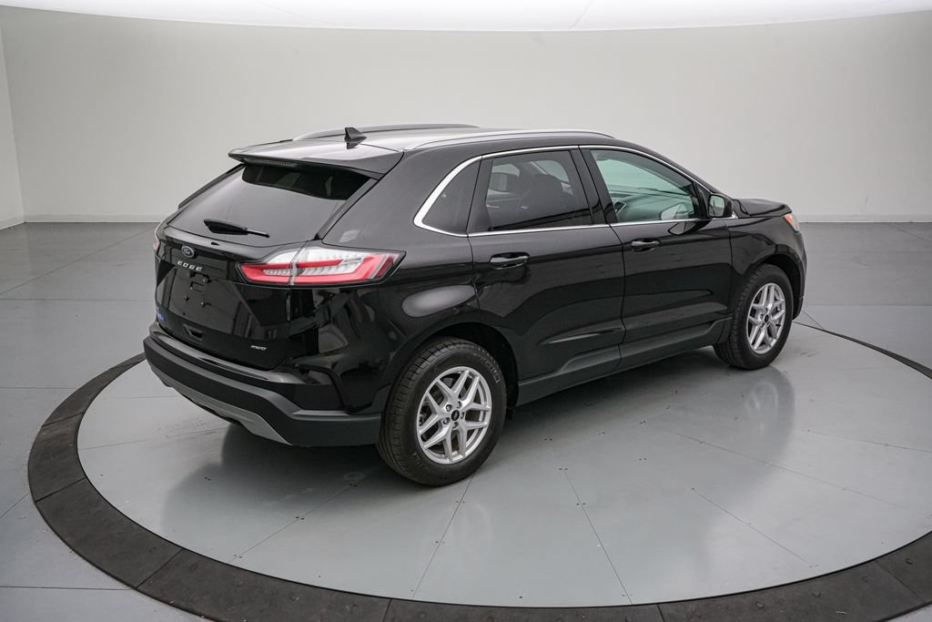 Certified 2024 Ford Edge SEL w/ Convenience Package AWD/4WD image 4