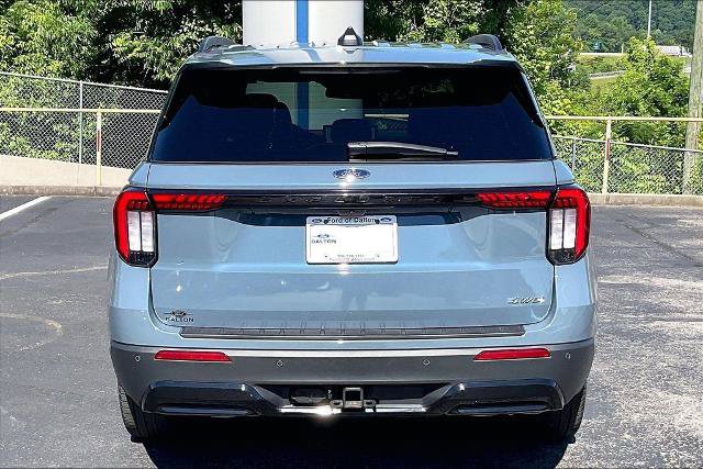 Certified 2025 Ford Explorer ST-Line w/ Premium Package AWD/4WD image 4