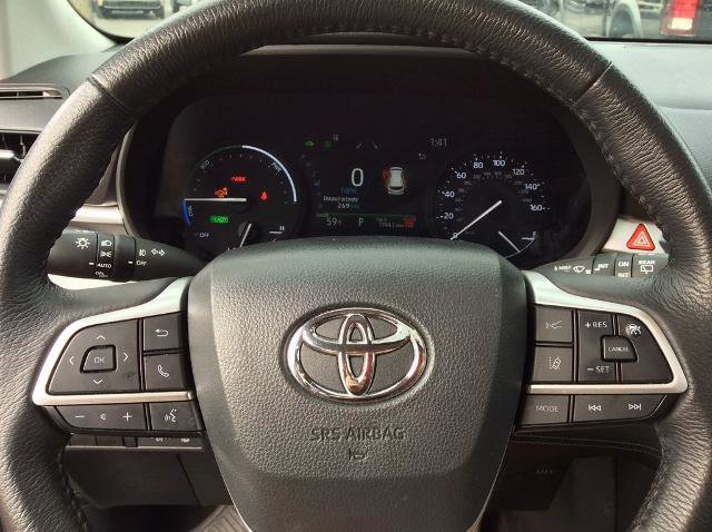 Used 2025 Toyota Sienna XLE image 21