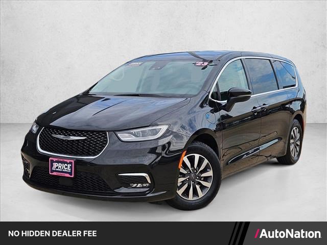 Used 2023 Chrysler Pacifica Touring-L