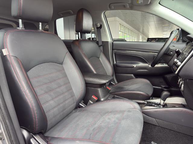 Used 2025 Mitsubishi Outlander Sport AWD image 32
