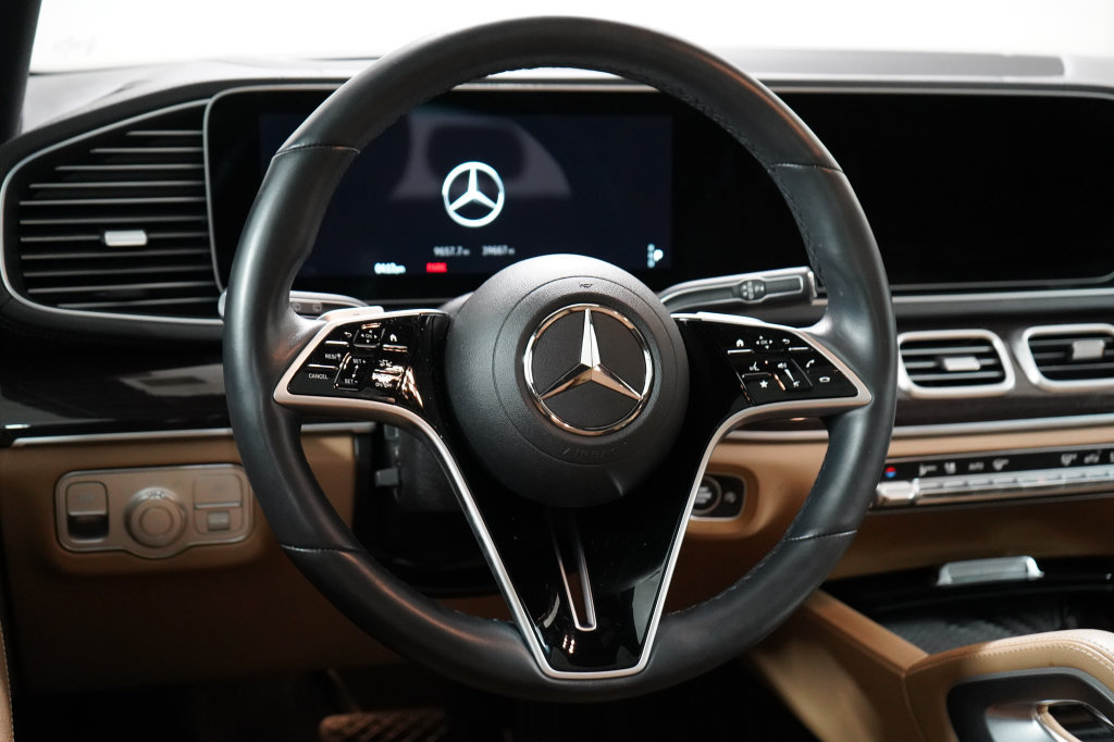 Used 2025 Mercedes-Benz GLS 450 4MATIC image 13