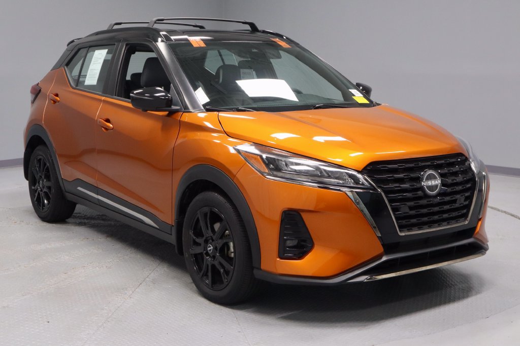Used 2024 Nissan Kicks SR w/ SR Premium Package FWD image 1