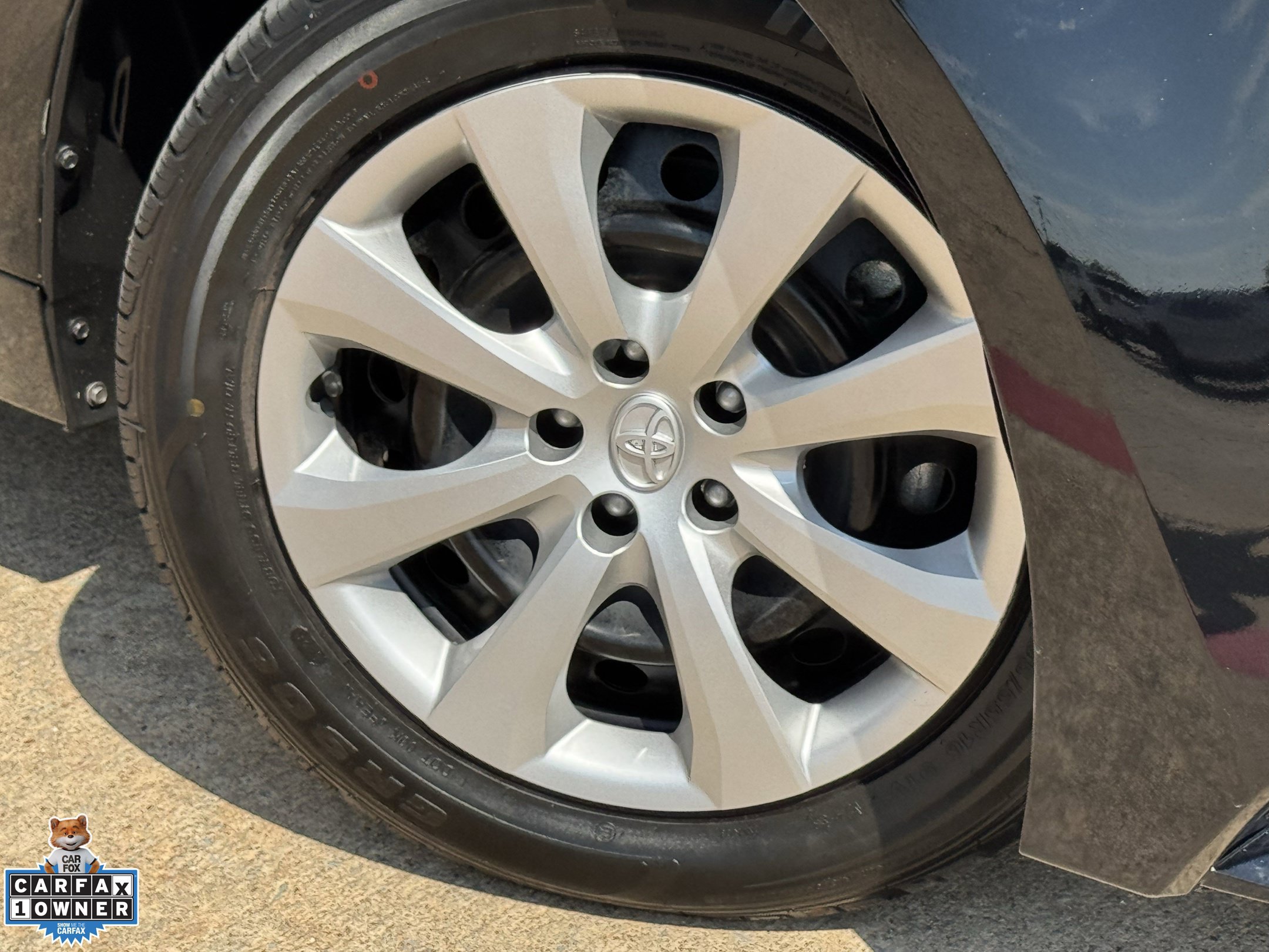 Used 2025 Toyota Corolla LE FWD image 34