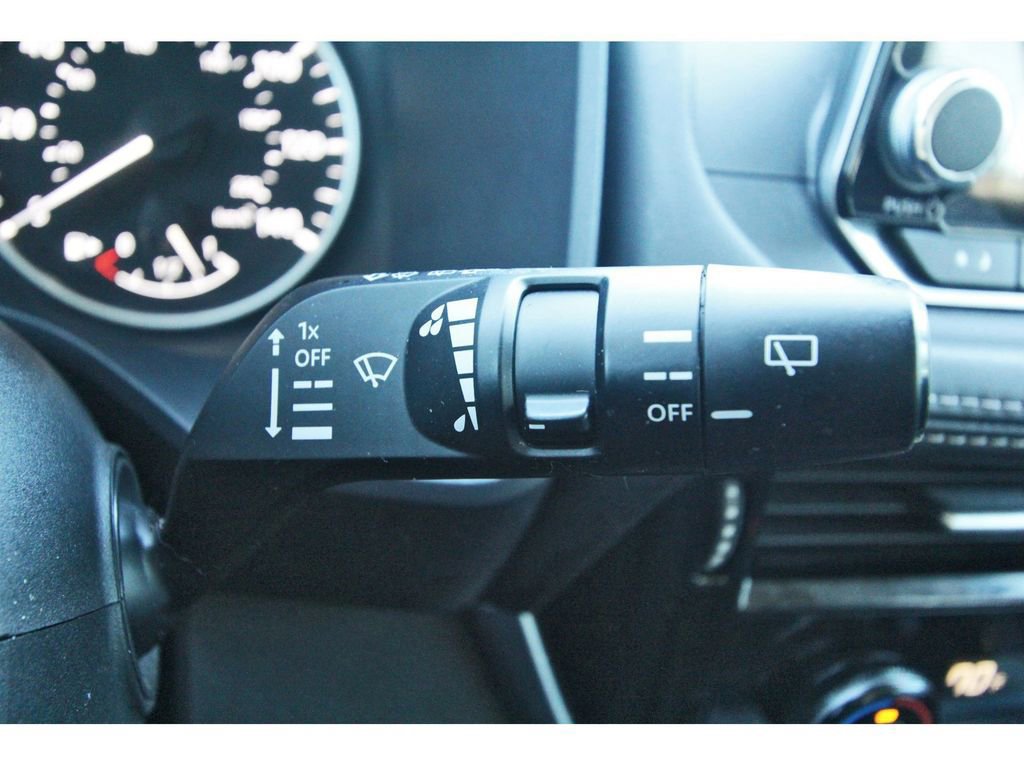 Used 2021 Nissan Rogue SV image 18