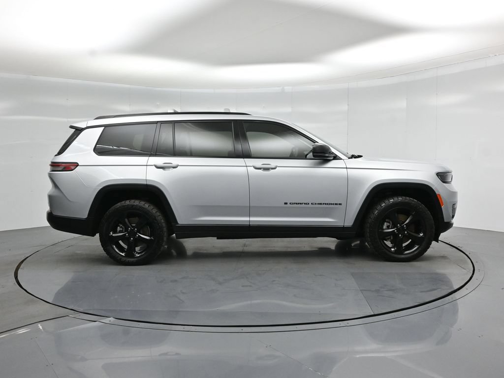 Used 2021 Jeep Grand Cherokee L Laredo AWD/4WD image 22