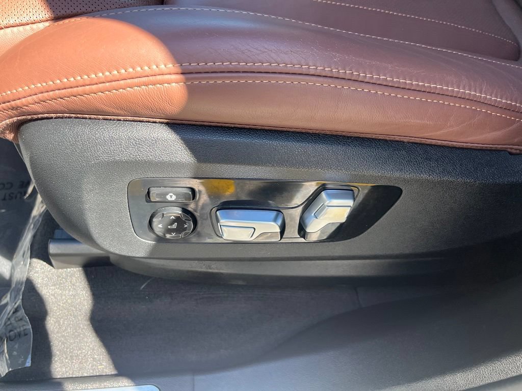 Used 2021 BMW X5 M50i w/ Executive Package AWD/4WD image 40
