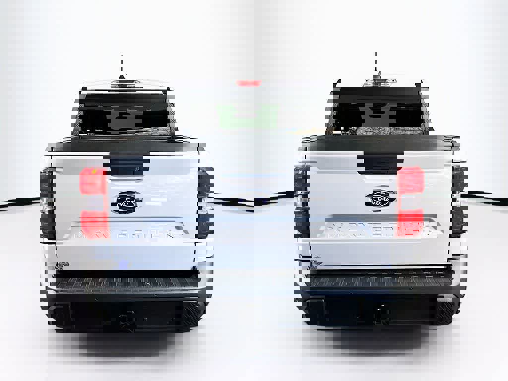 Certified 2025 Ford Maverick XLT w/ XLT Luxury Package image 4