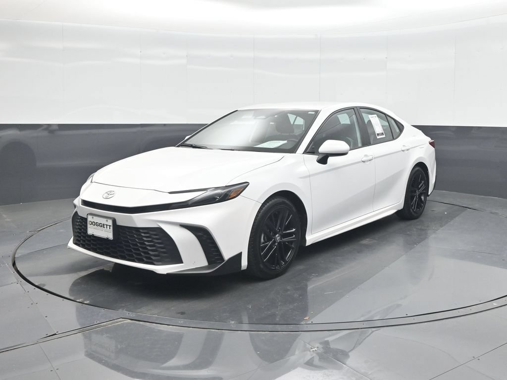 Used 2025 Toyota Camry SE FWD image 30