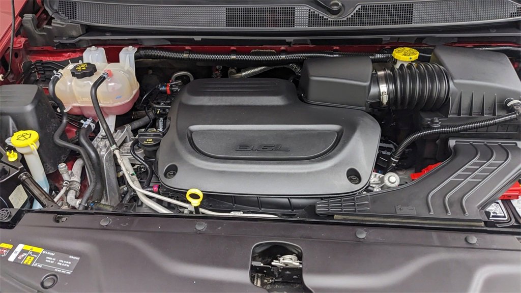 Used 2024 Chrysler Pacifica Touring-L image 41