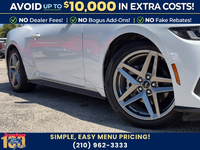 Certified 2024 Ford Mustang Coupe RWD image 2