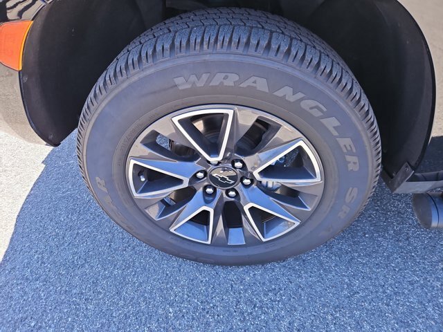 Used 2022 Chevrolet Suburban Z71 w/ Luxury Package AWD/4WD image 22
