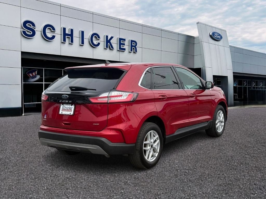 Certified 2024 Ford Edge SEL w/ Convenience Package AWD/4WD image 2