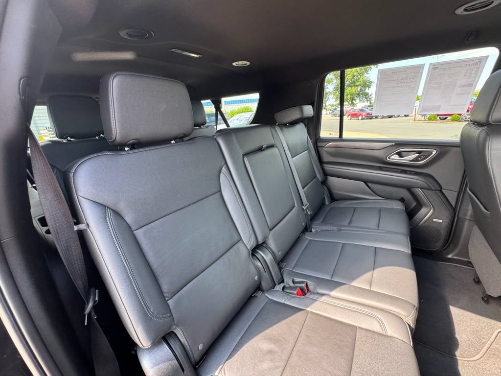 Used 2022 Chevrolet Suburban Z71 AWD/4WD image 18