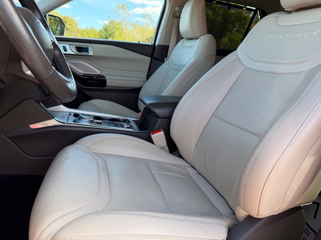 Certified 2023 Ford Explorer Platinum w/ Technology Package AWD/4WD image 15