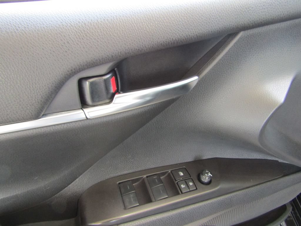 Used 2024 Toyota Camry SE FWD image 15