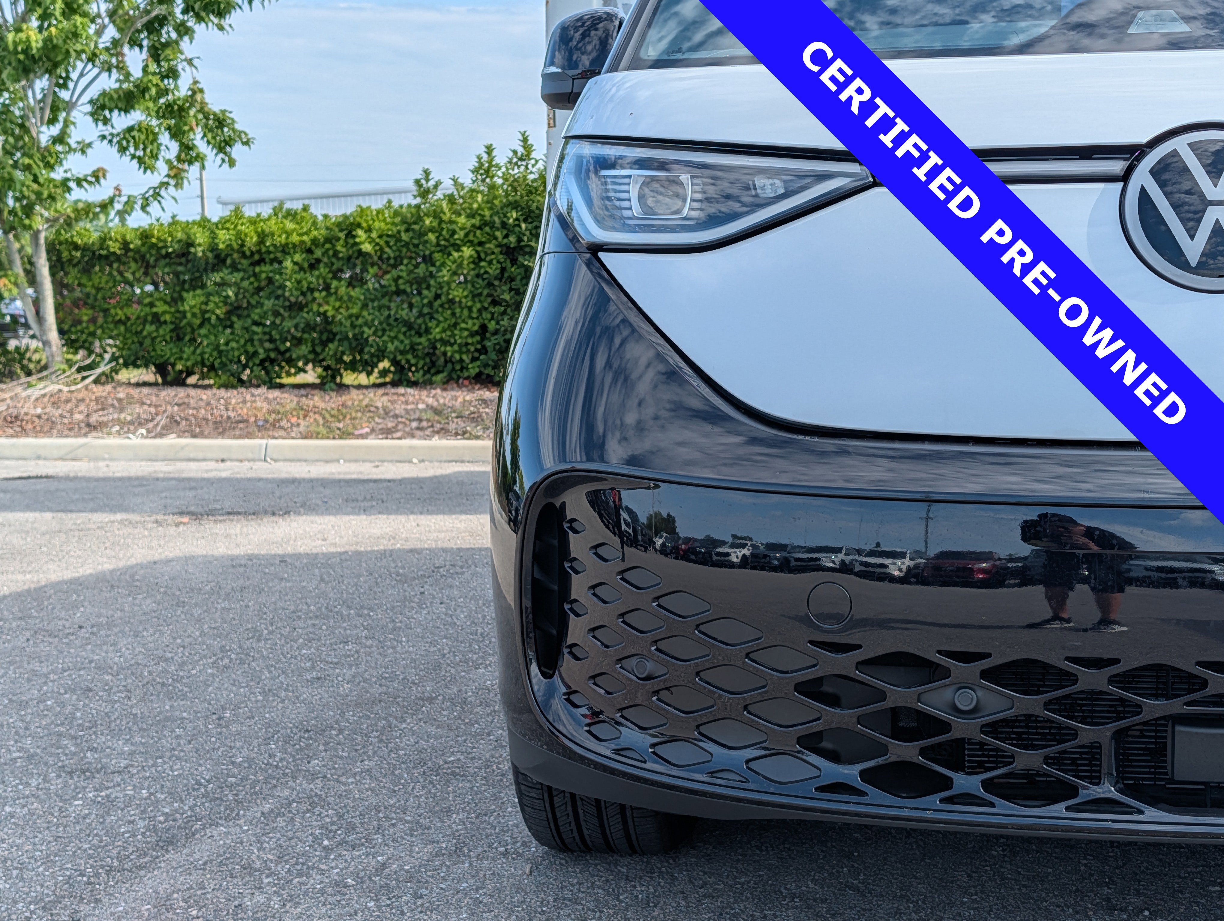 Used 2025 Volkswagen ID. Buzz Pro S RWD image 9