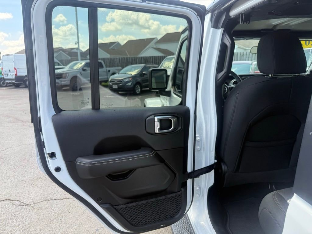 Used 2021 Jeep Wrangler Unlimited Sahara w/ Dual Top Group AWD/4WD image 35