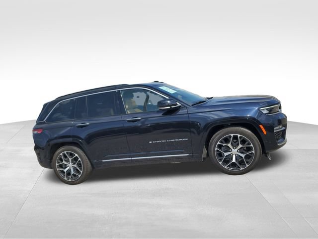 Used 2024 Jeep Grand Cherokee Summit AWD/4WD image 3