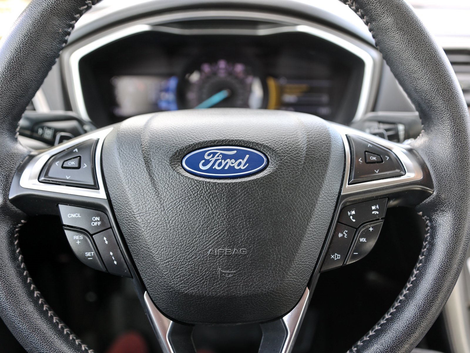 Certified 2019 Ford Fusion SE w/ Equipment Group 151A image 32