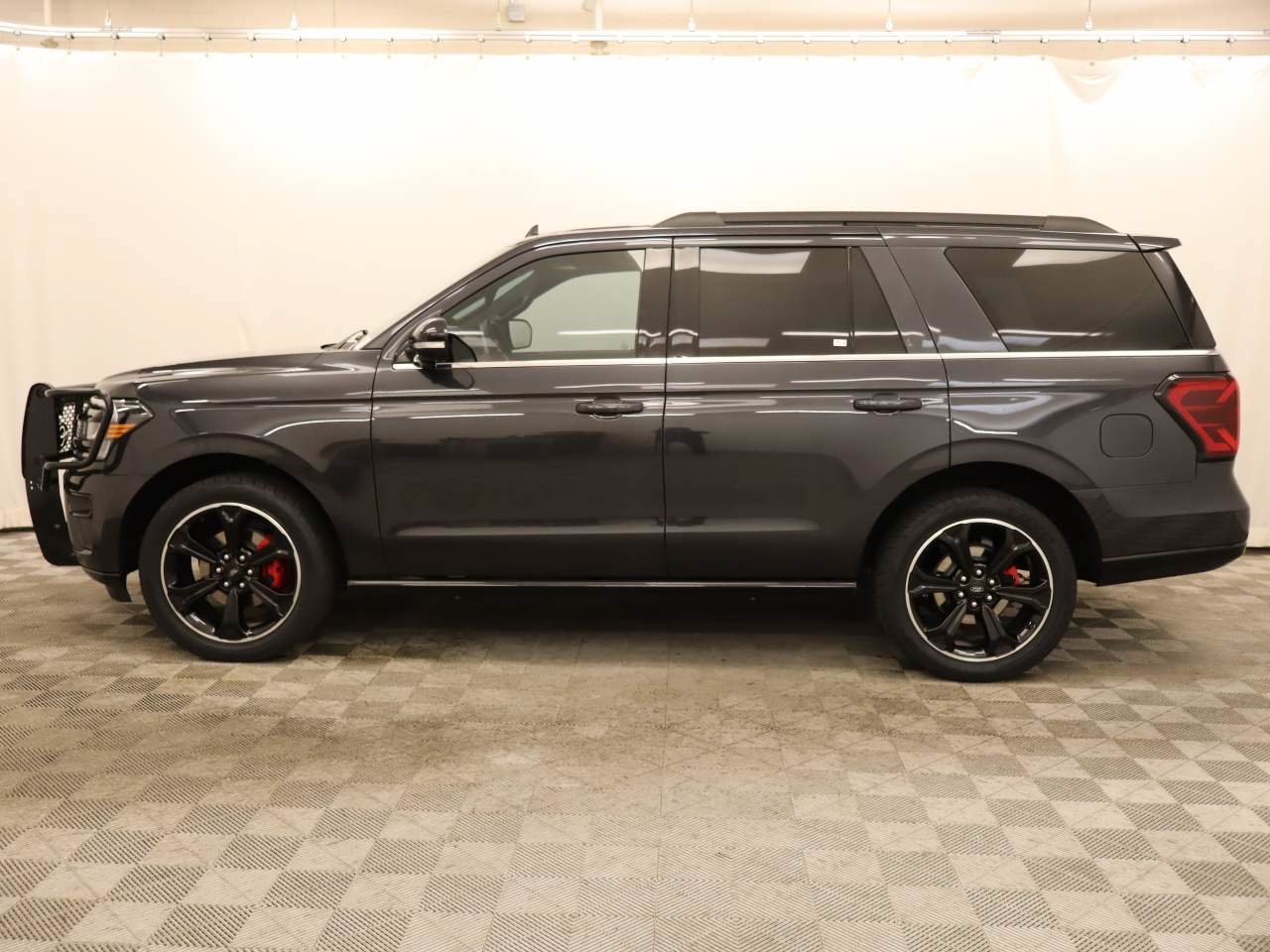 Certified 2024 Ford Expedition Limited AWD/4WD image 2