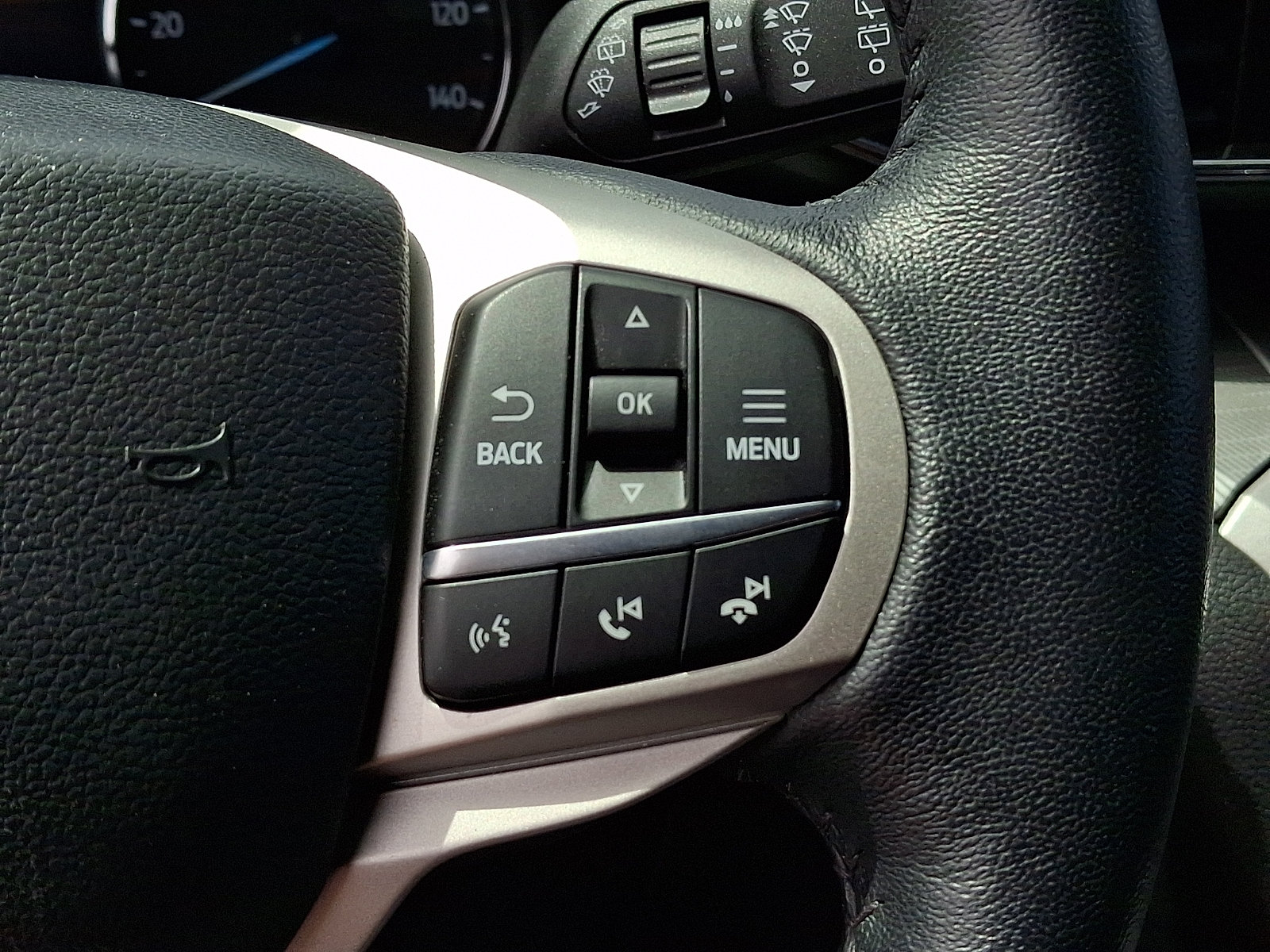 Certified 2023 Ford Explorer XLT w/ Equipment Group 202A AWD/4WD image 22