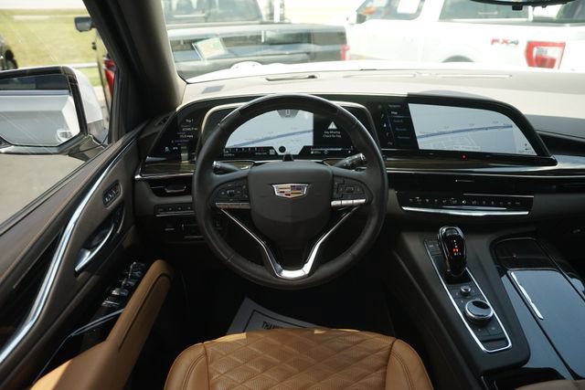 Used 2024 Cadillac Escalade ESV Premium Luxury w/ Performance Package AWD/4WD image 24