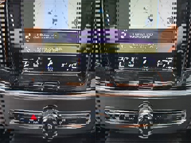 Used 2018 Volvo S90 T5 Momentum w/ Convenience Package image 19