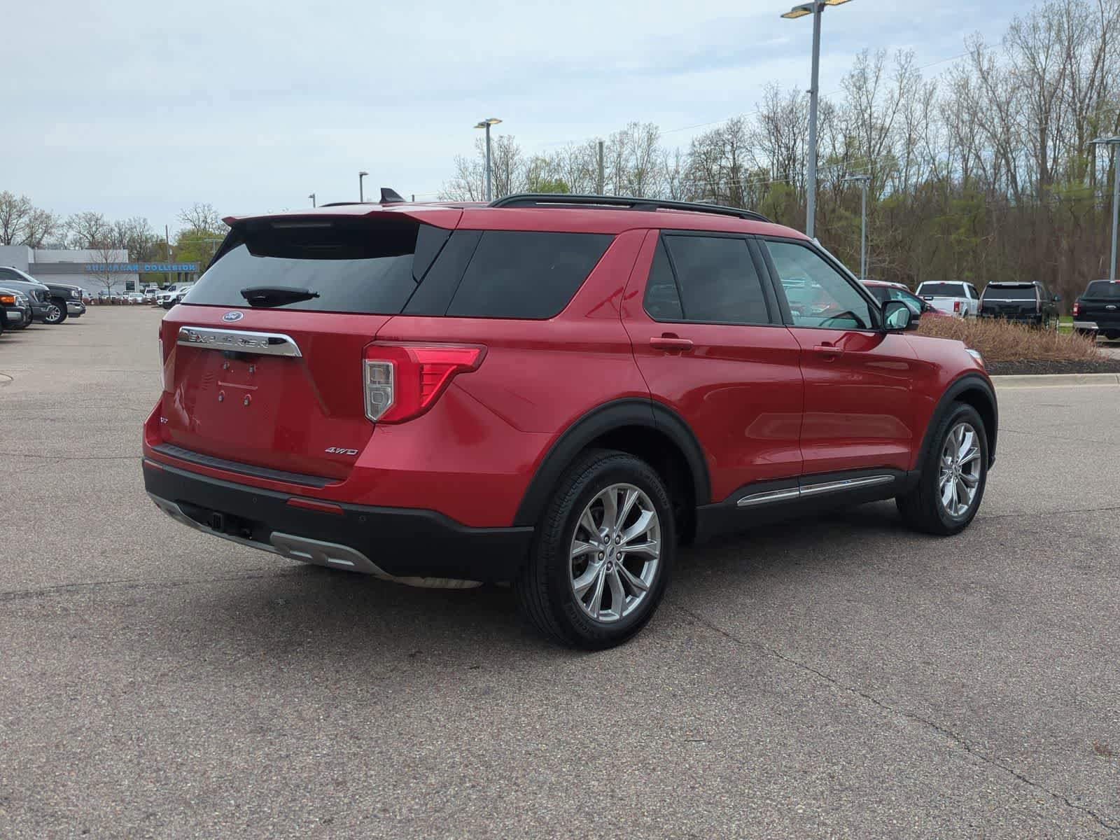 Certified 2024 Ford Explorer XLT w/ Equipment Group 202A AWD/4WD image 8