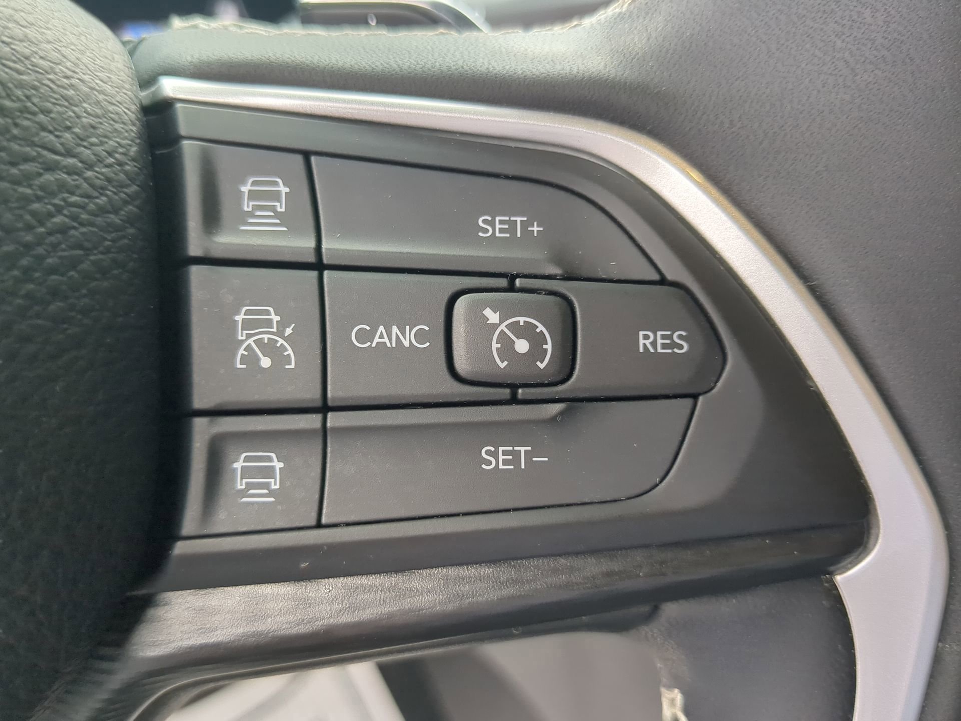 Used 2025 Jeep Grand Cherokee L Altitude image 57