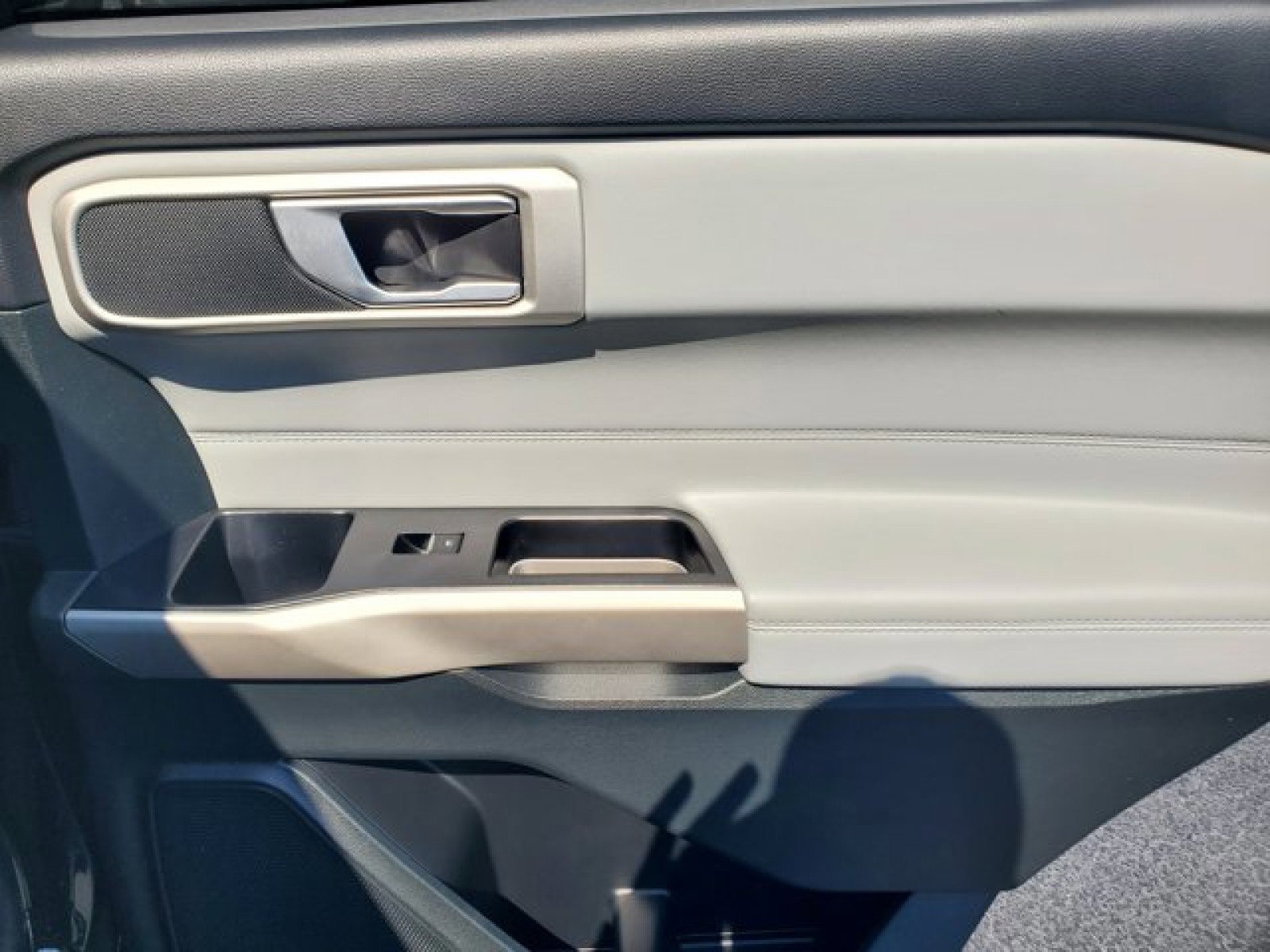 Certified 2023 Ford Explorer XLT w/ Equipment Group 202A image 33