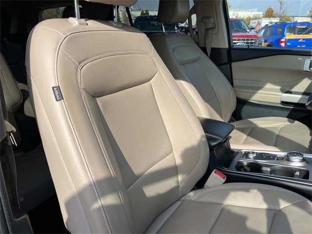 Certified 2021 Ford Explorer XLT w/ Equipment Group 202A image 27