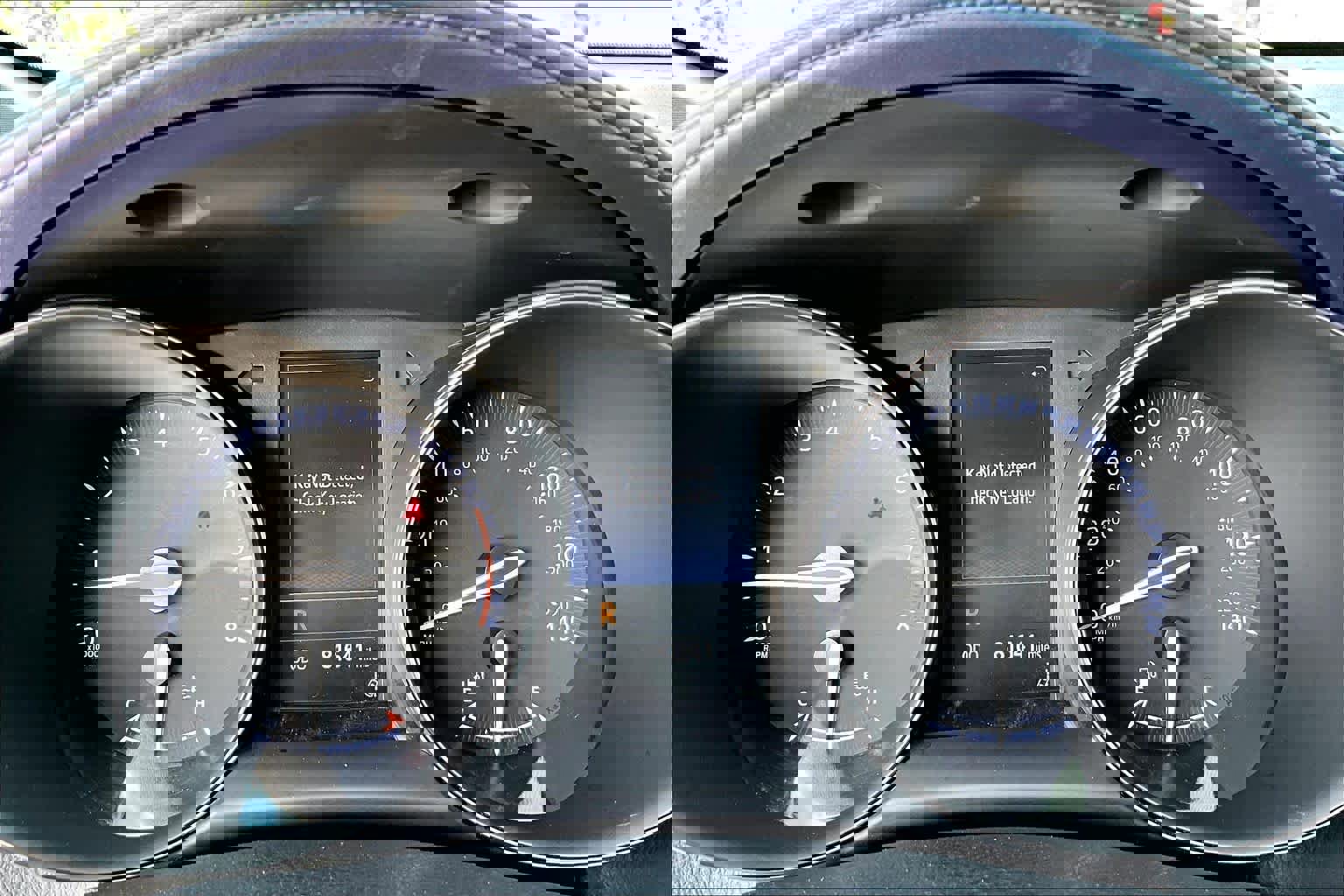 Used 2022 Toyota C-HR XLE image 25