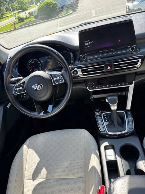 Used 2021 Kia Seltos SX w/ SX Sunroof Package AWD/4WD image 30
