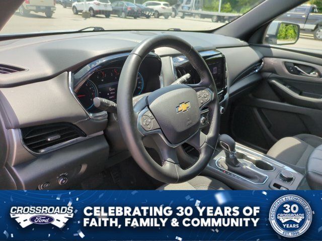 Used 2023 Chevrolet Traverse LT FWD image 16