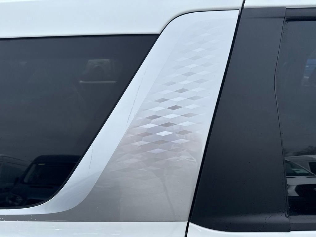 Used 2025 Kia Carnival LXS image 34