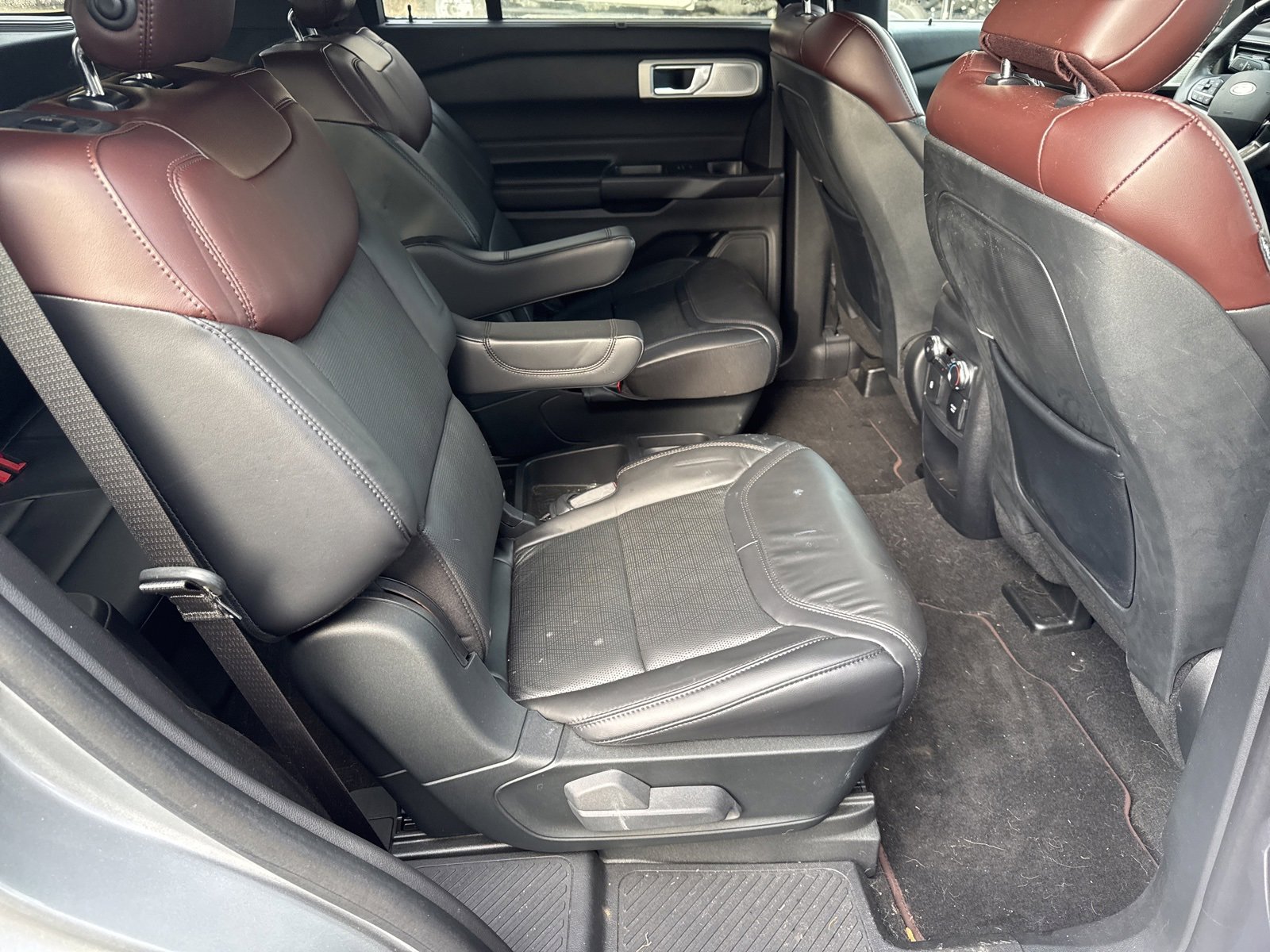 Certified 2020 Ford Explorer Platinum w/ Premium Technology Package image 29