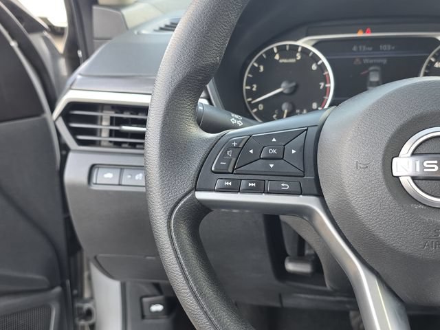 Used 2025 Nissan Altima 2.5 SV FWD image 24