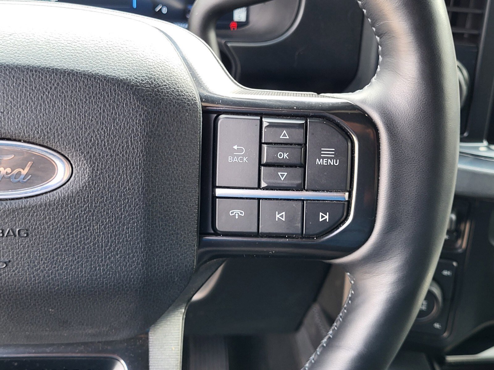 Certified 2025 Ford F350 Platinum AWD/4WD image 30