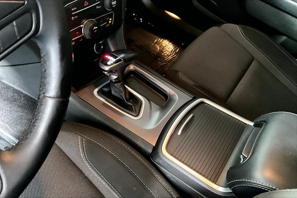 Used 2020 Dodge Charger SXT RWD image 17