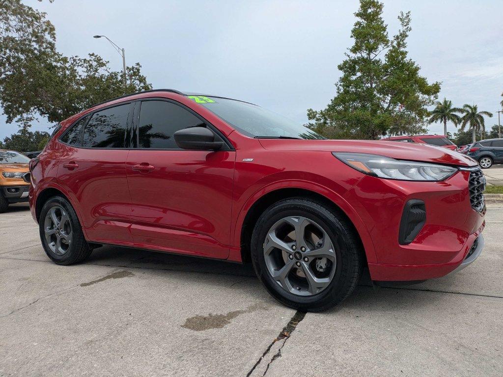 Certified 2023 Ford Escape ST-Line w/ Tech Pack #1 FWD image 2