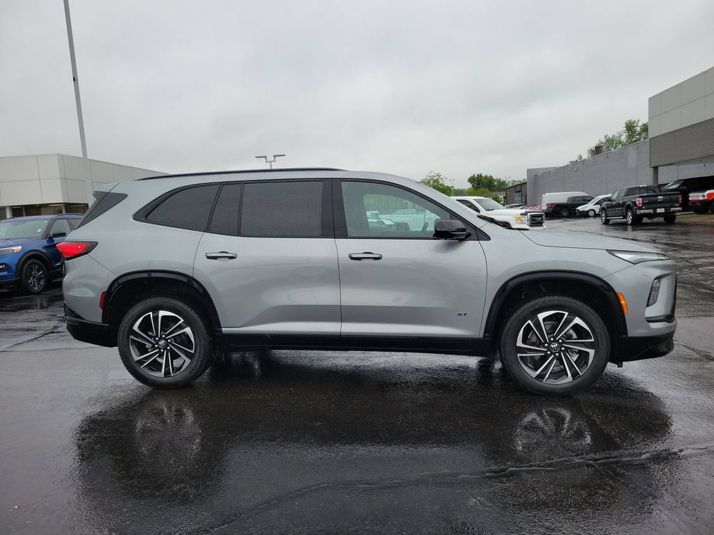 Used 2025 Buick Enclave Sport Touring w/ LPO, All-Weather Package FWD image 3