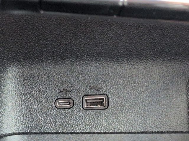 Used 2025 Chevrolet Traverse LT w/ Enhanced Driving Package FWD image 22