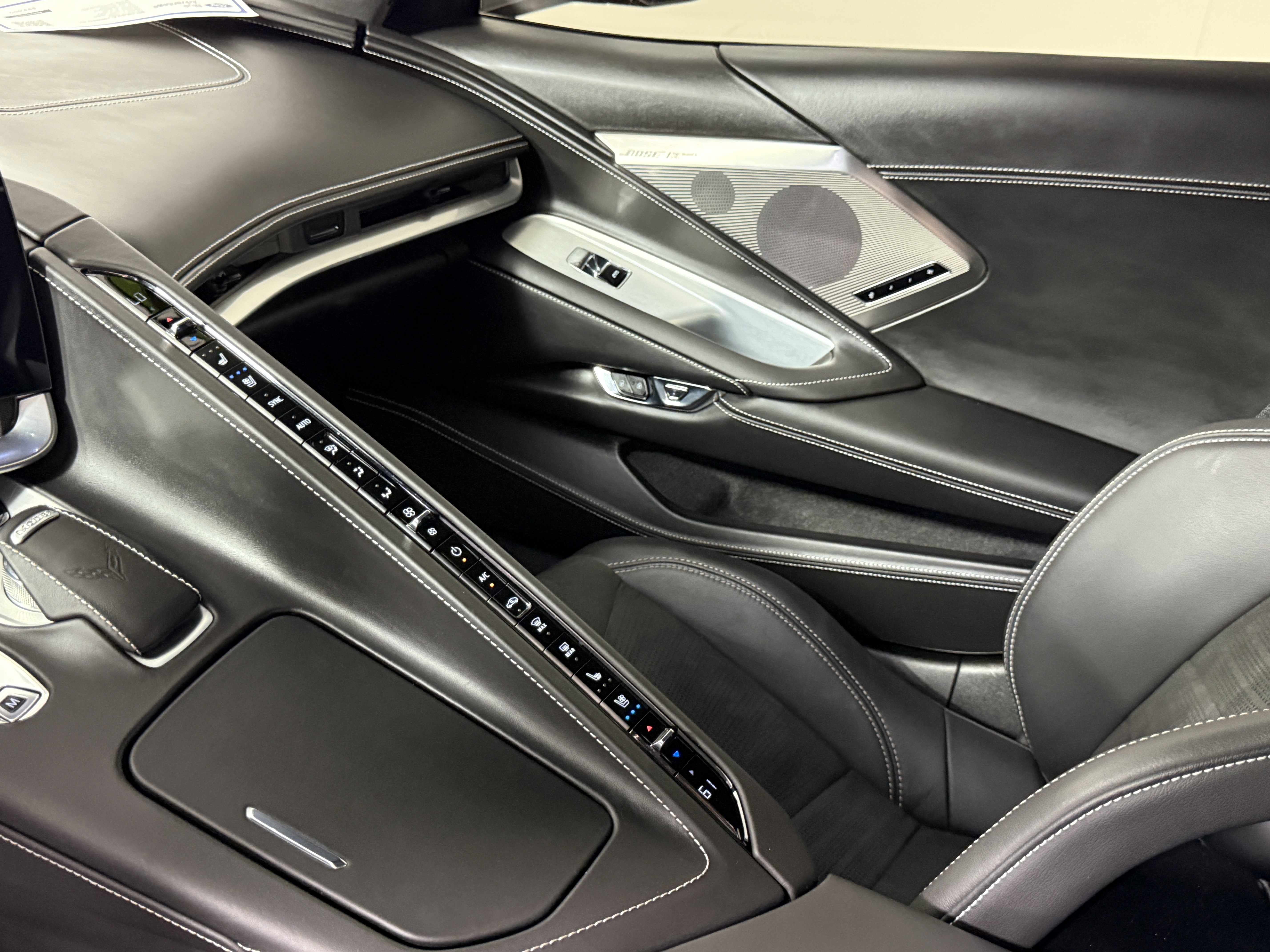 Used 2024 Chevrolet Corvette Stingray Premium Conv w/ Battery Protection Package image 14