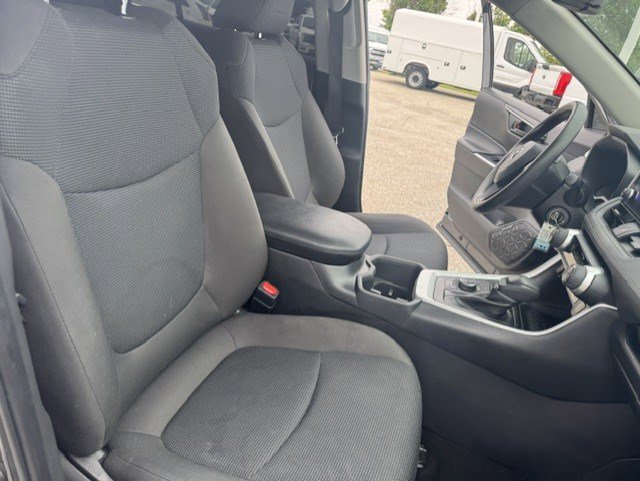 Used 2023 Toyota RAV4 LE AWD/4WD image 32