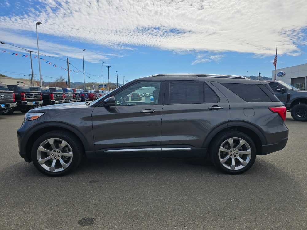 Certified 2020 Ford Explorer Platinum w/ Premium Technology Package image 2